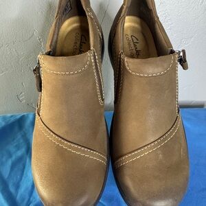 Clarks Women's Carleigh Ray side-zip shoes in taupe- 7 1/2